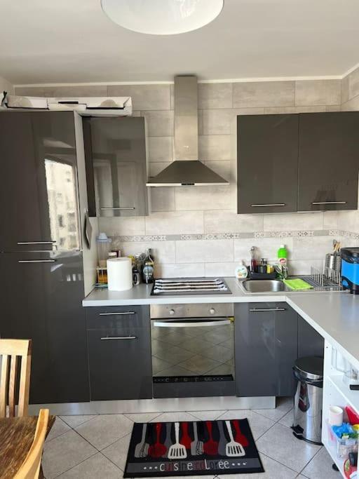 Apartment Double Privee, Partage